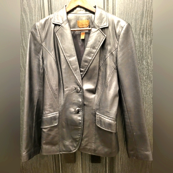 Vintage 90's, Y2k, Genuine Danier Leather Blazer/Jacket Size Small. Worn once - Picture 1 of 10